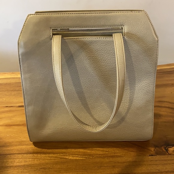 Matt & Nat Tote - Picture 4 of 6